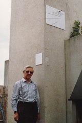 Ernst Küng, bei des Sonnenuhr